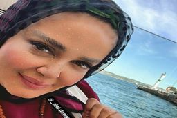 عکس شکار شده از چهره غمگین حاجی بدون حضور بهاره رهنما در رستوران لاکچری اش| حاجی دلتنگ بهاره رهنما شد؟+عکس جنجالی