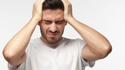 علائم میگرن چیست؟