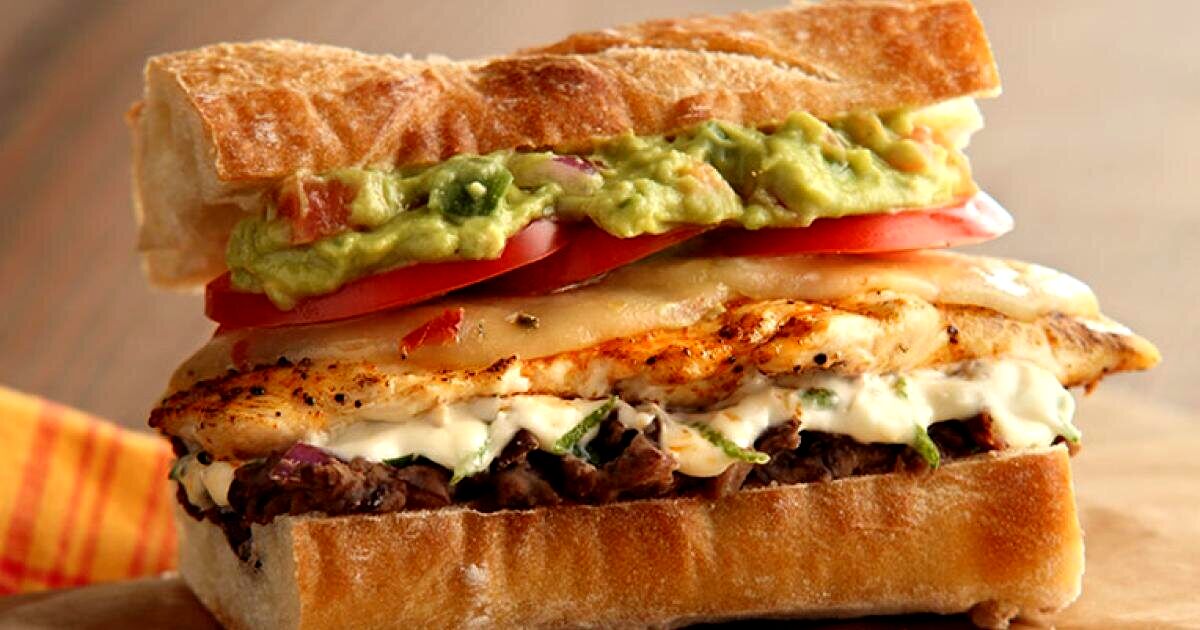 طرز تهیه ساندویچ مرغ مکزیکی | فوت و فن‌هایی که به شما نمیگن!