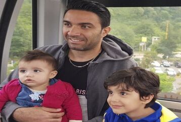 تصویری از وضعیت عجیب نکونام در زیر سرم!