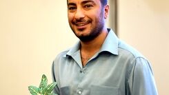 نوید محمدزاده خسته از تدارکات جشن عروسی لاکچری اش/کلاه دامادی نوید محمدزاده با مارک معروف! +عکس
