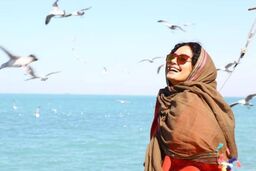  عکس لو رفته از  الناز شاکردوست با رفیق بازیگرش | کتاب گردی عجیب الناز شاکردوست با لباس مبدل!