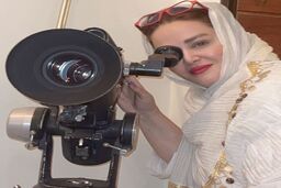 خودنمایی بهاره رهنما در لایو اینستاگرامی با لباس میلیونی/تابلوی پشت سر خانم بازیگر همه را غافلگیر کرد!+عکس