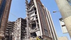 عکس شوکه کننده از کوئیک آر پیدا شده از زیر آوار متروپل+عکس