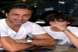 دور دور فرهاد مجیدی و پسر شیک پوشش در دوبی + عکس