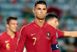 کریسمس رونالدو در کنار خانواده‌ پرجمعیتش +عکس