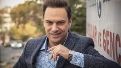 بازیگر «خانه امن» بر سر مزار علی انصاریان +عکس