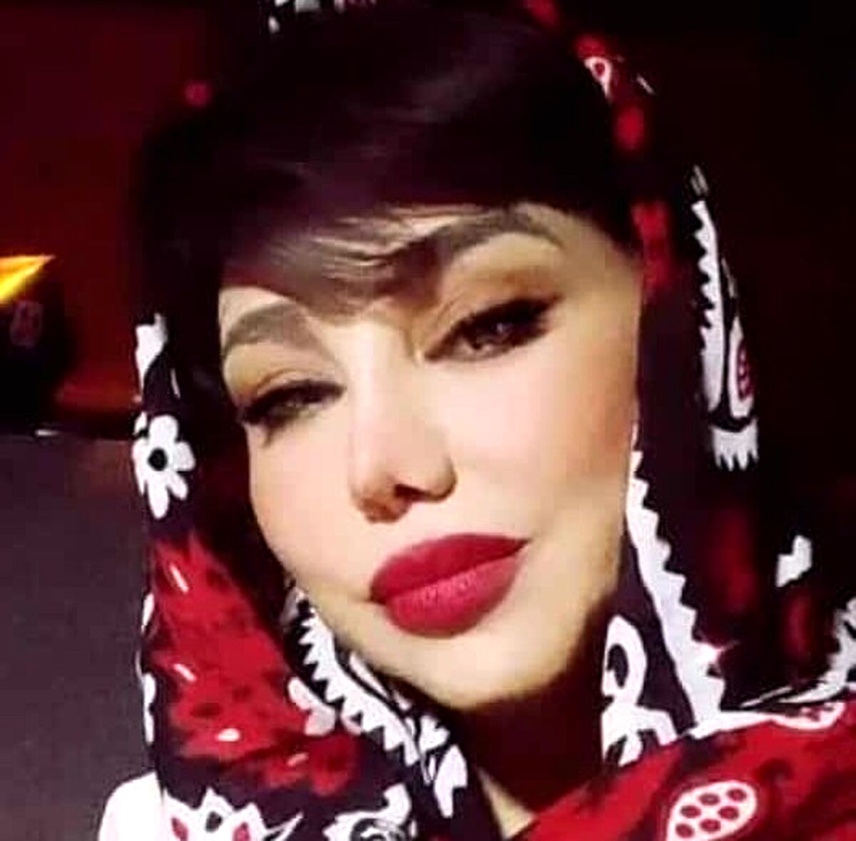 خودنمایی بهنوش بختیاری با موتور میلیاردی اش+عکس