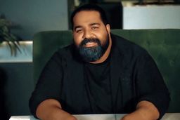 دانلود آهنگ جدید رضا صادقی بنام  فانوس دریایی+موزیک 