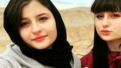 عکس جنجالی دوقلوهای ممنوعه پایتخت ! | ژست عجیب و گانگستری سارا و نیکا 