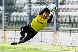 تست هوش حامد آهنگی از علیرضا بیرانوند/بیرانوند هنگ کرد!