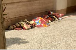 مردم محله نارمک شوکه شدند | خودسوزی خواستگار عاشقانه مقابل خانه دختر همسایه + عکس