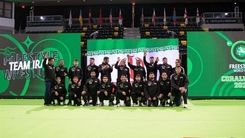 صف کودکان آمریکایی برای امضا از قهرمان ایرانی