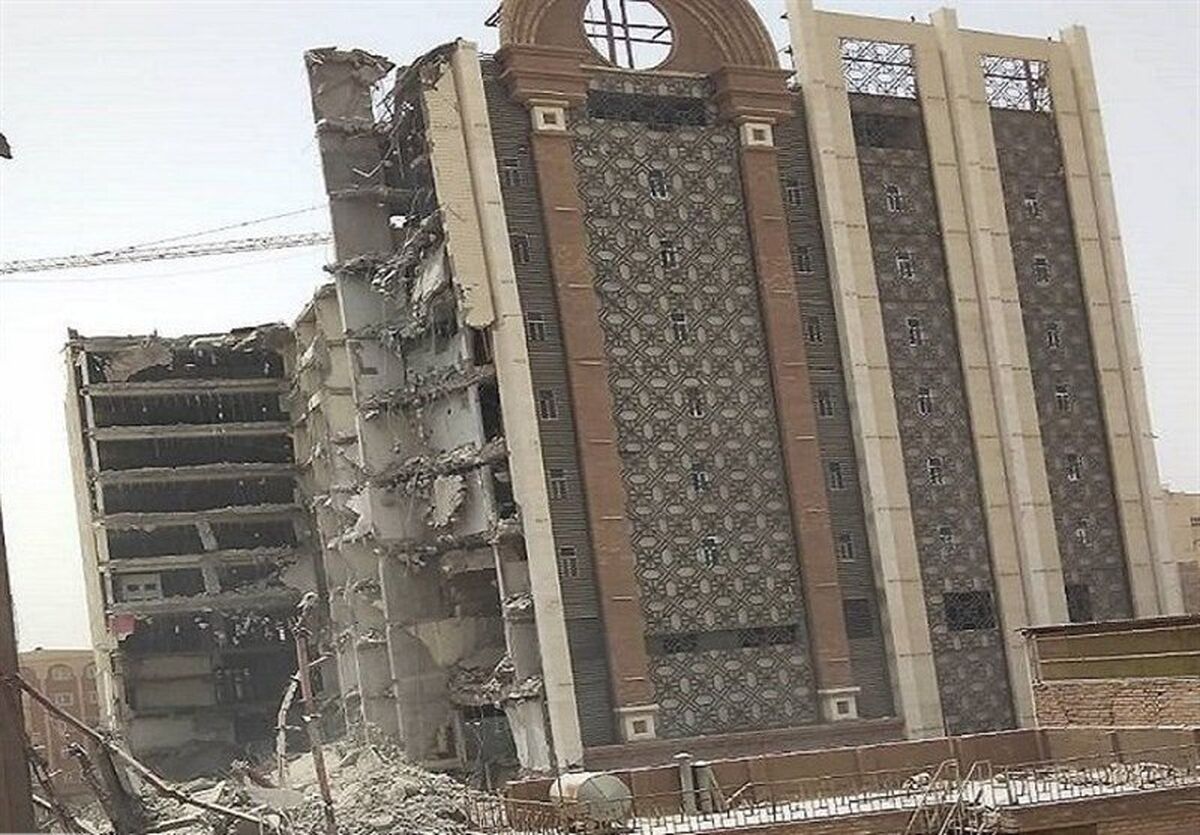 فیلم نفس گیر|دختر آبادانی خودش را از طبقات بالا ساختمان تخریب شده نجات داد 