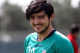  تصویر جدید سردار آزمون و دخترش در جام ملت‌های آسیا | اولین  کریسمس آزمون و دخترش