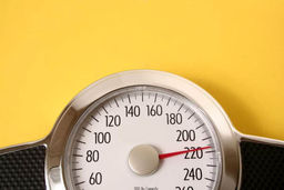 ترفندهایی برای کاهش وزن بدون رفتن به باشگاه | روی تغذیه تمرکز کنید و غذاهای کامل بخورید