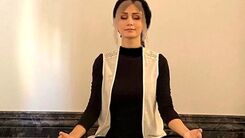 زندگی لوکس دختران شاهرخ استخری در اروپا | پالتوی  گرانقیمت همسر شاهرخ استخری در برف شدید بلژیک +عکس