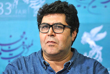 گریه‌های تلخ فرهاد اصلانی و حسن پورشیرازی در آغوش هم | عکسی از مراسم وداع با مهرجویی که پر بازدید شد + عکس