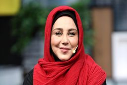 مهاجرت بهنوش بختیاری به انگلیس علنی شد | احساس زیبایی بهنوش بختیاری با این سرو وضع در لندن + عکس