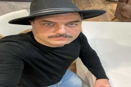 عکس بامزه و جالب از بچه های سام درخشانی| شباهت عجیب  فرزندان آقای بازیگر بحث برانگیز شد! +عکس