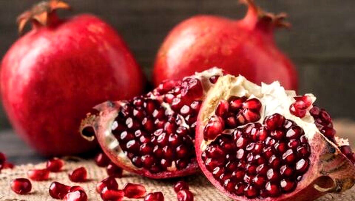 شب یلدا 99 / چرا شب یلدا انار میخورند ؟