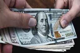 ریزش قیمت دلار در آخرین روز آبان