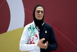  کری‌خوانی ریز شهربانو منصوریان در استادیوم! | شهربانو منصوریان طرفدار کدوم تیم؟