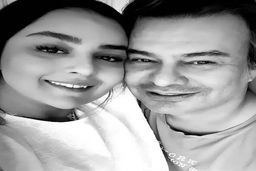 لوس بازی های خجالت آور پیمان قاسم خانی و همسر جوانش موقع دیدن فیلم | این عکس پیمان قاسم خانی سوژه شد + عکس