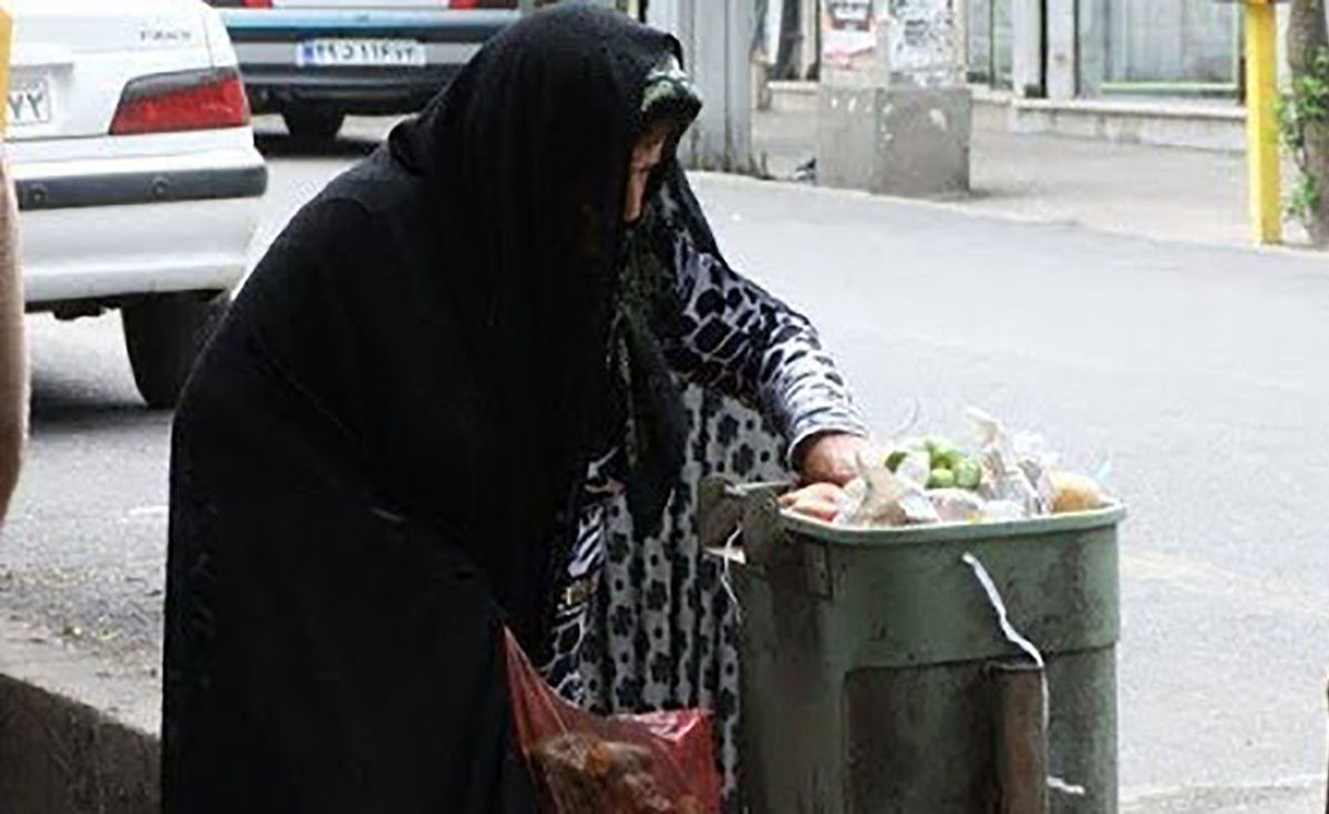 زن و شوهر زباله گرد سه آپارتمان میلیاردی دارند | از خانه ویلایی آنها ١٠ کامیون زباله تخلیه شد