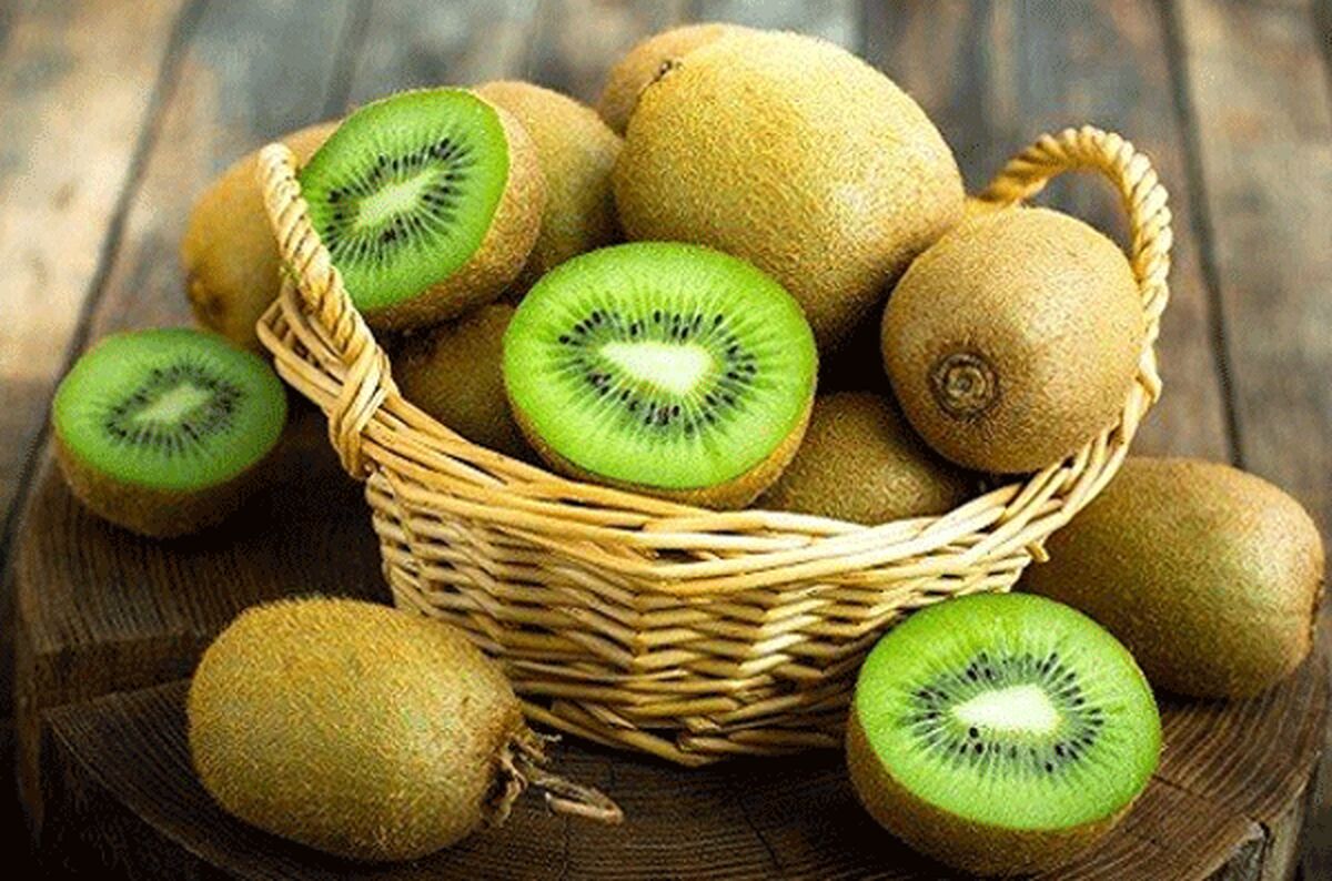 چه کسانی نباید کیوی بخورند؟