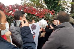 گونی کشیدن بر سر نظامی آمریکایی در ترکیه +عکس