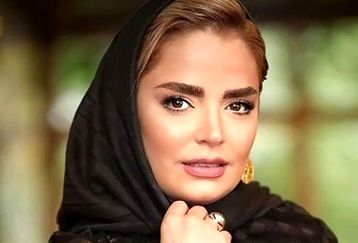 سپیده خداوردی با استایل عجیب در حال نوازندگی | شلوار خانم بازیگر سوژه شد!+عکس