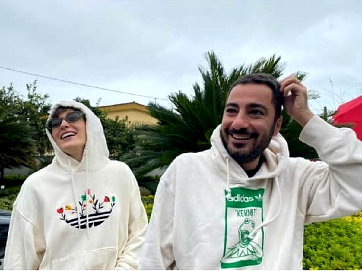 لباس اجق وجق همسر بازیگر نوید محمدزاده در مهمانی/عکس دورهمی نوید محمدزاده در خانه میلیاردی امین حیایی با سرآشپز!؟ +عکس جنجالی