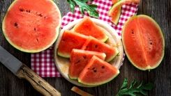 خوردن هندوانه برای این افراد خطرناک است ؟ | چه کسانی نباید هندوانه بخورند ؟