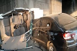 تصادف شدید در بزرگراه آزادگان/سمند چپ کرد +عکس هولناک