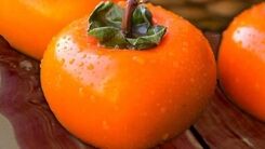 خواص شگفت‌انگیز و درمانی خرمالو |خرمالو چاق کننده یا لاغر کننده؟