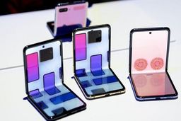 قیمت آیفون/تولید آیفون تاشو از ۲ سال آینده!+جزئیات بیشتر را بخوانید