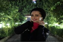 کولاک نفیسه روشن و مادرش در کنسرت آرون افشار /باورتان نمی شود این خانم جوان مادر نفیسه روشن باشد!+عکس