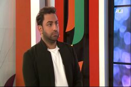 سوتی وحشتناک روی آنتن زنده تلویزیون ایران/خانمه یه چیزی گفت شاید برنامه را قطع کنند! +فیلم