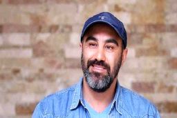 تغییر چهره باورنکردنی محسن تنابنده با تیپ رسمی و پاپیون | محسن تنابنده از این رو به اون رو شد + عکس