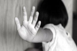 راننده پراید پلید، خود را راننده آژانس جا زد و کودک دانش‌آموز را به قتل رسانید!