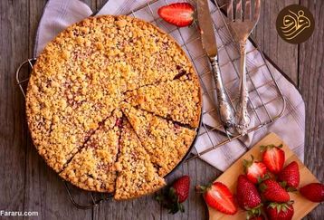 این کیک کرامبل توت فرنگی را با روشی متفاوت بپزید | ترفندهای درست کردن کیک پر طرفدار 