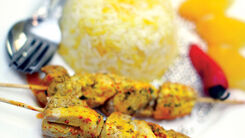 طرز تهیه کوفته مرغ با سس بادمجان +فیلم