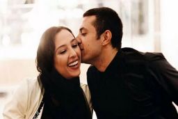 عروس جنجالی معروف علی پروین به باکو مهاجرت کرد | آناهیتا درگاهی همسرش اشکان خطیبی را در باکو سورپرایز کرد +عکس