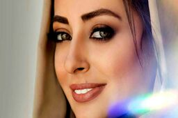 عکس جدید نفیسه روشن برای به رخ کشیدن زندگی مجللش | مانتوی مزونی گران قیمت نفیسه روشن همه را شوکه کرد + عکس