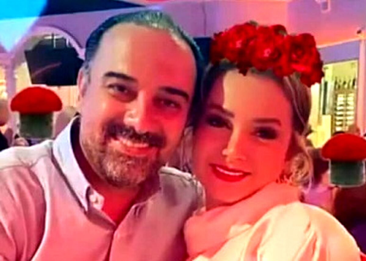 عکس جذاب برزو ارجمند و خواهرش در حال راندند هواپیمای شخصی و لاکچری!