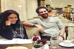 دیده شدن الناز شاکردوست با مانتو شلوار دِمده در خیابان | شیک پوشی الناز شاکردوست با لباس های قدیمی +عکس