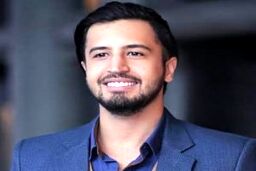 پدر پیر بازیگر جوان سینمای ایران برای همه سئوال شد | رونمایی مهرداد صدیقیان بازیگر پوست شیر از پدر و مادرش +عکس