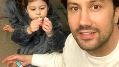 دیدار احساسی شاهرخ استخری و دخترانش در فرودگاه| شایعه طلاق شاهرخ استخری از همسر بلاگرش جدی شد+عکس