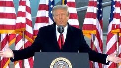 ترامپ حرکات عجیب بایدن را اینجوری مسخره کرد! 